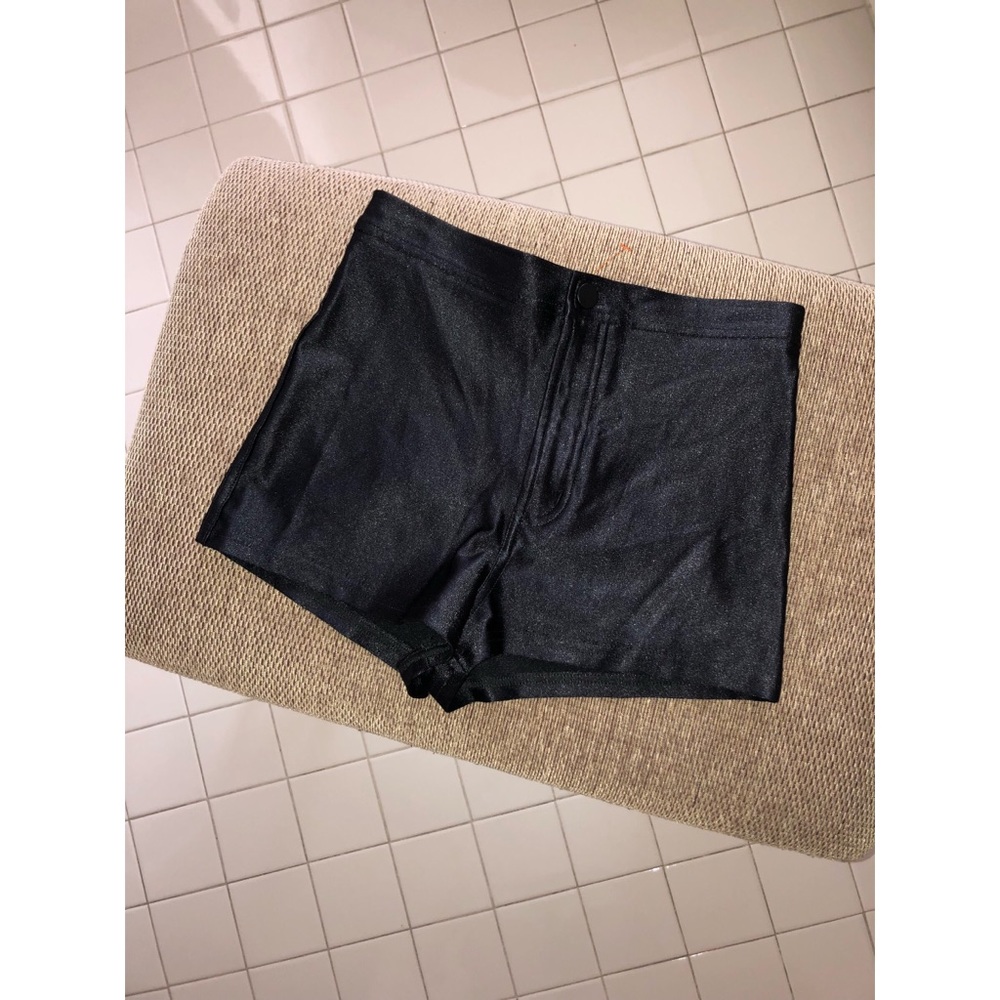 American Apparel disco shorts 🖤